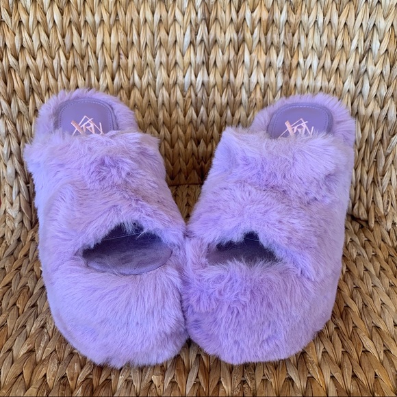 New YRU Gravity Lilac Faux Fur Platform Slides - Picture 3 of 5